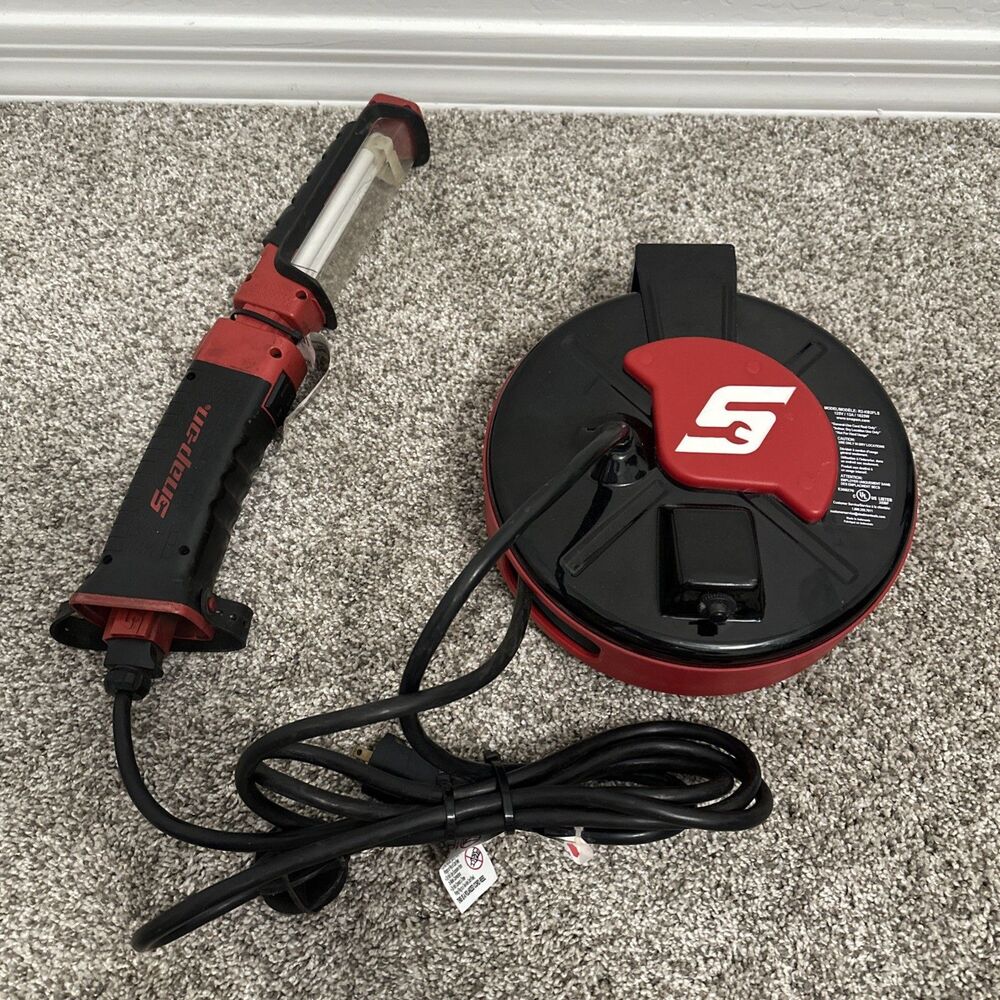 Snap On Tools R2-KB2FLS 30-Foot Retractable Extension Cord W/ 13W Shop Light
